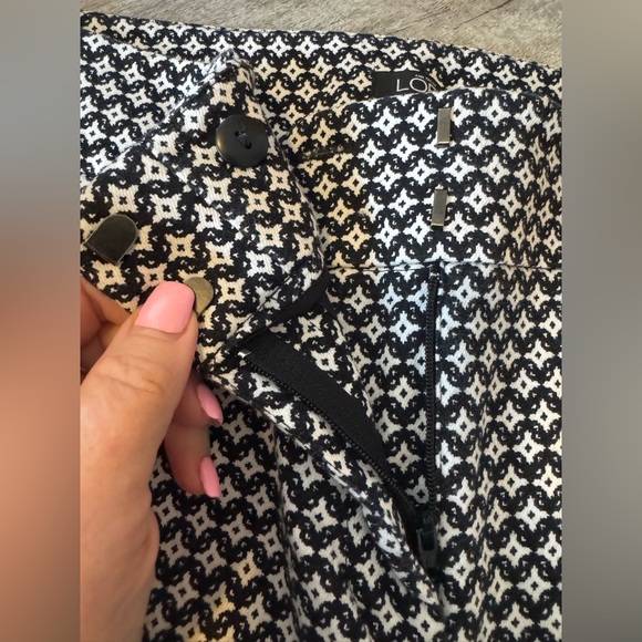 LOFT size 10 marisa skinny strip trouser pants, some stretch to fabric - Picture 4 of 9